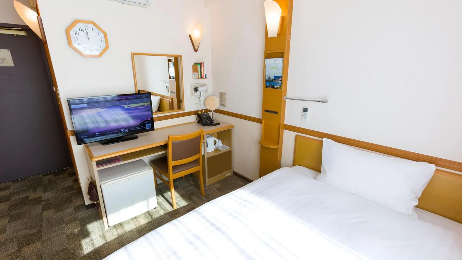 Toyoko Inn Tokyo Nihombashi Hamacho Meijiza Mae 3*,  Japan